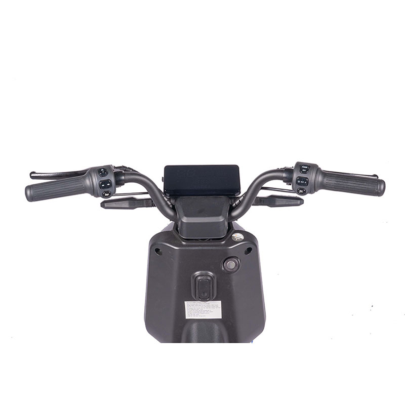 yadea-x-bull-tay-cam